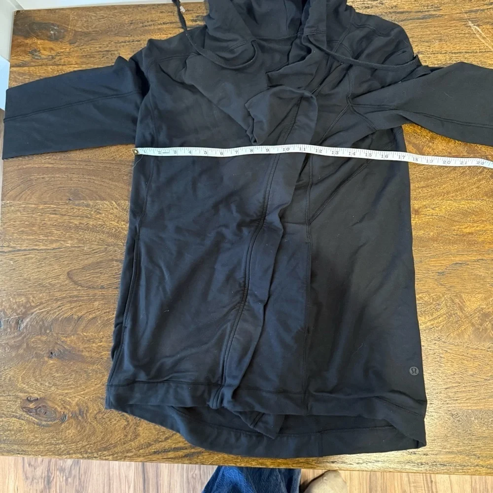 Lululemon Coast Easy Wrap Hooded Sweatshirt in Black